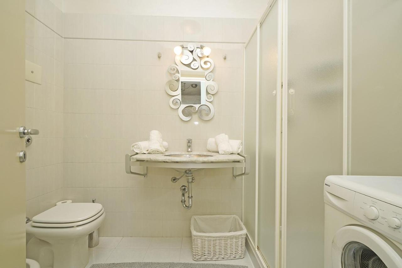 Casa Rudi - Gardagate Apartment Sirmione Luaran gambar