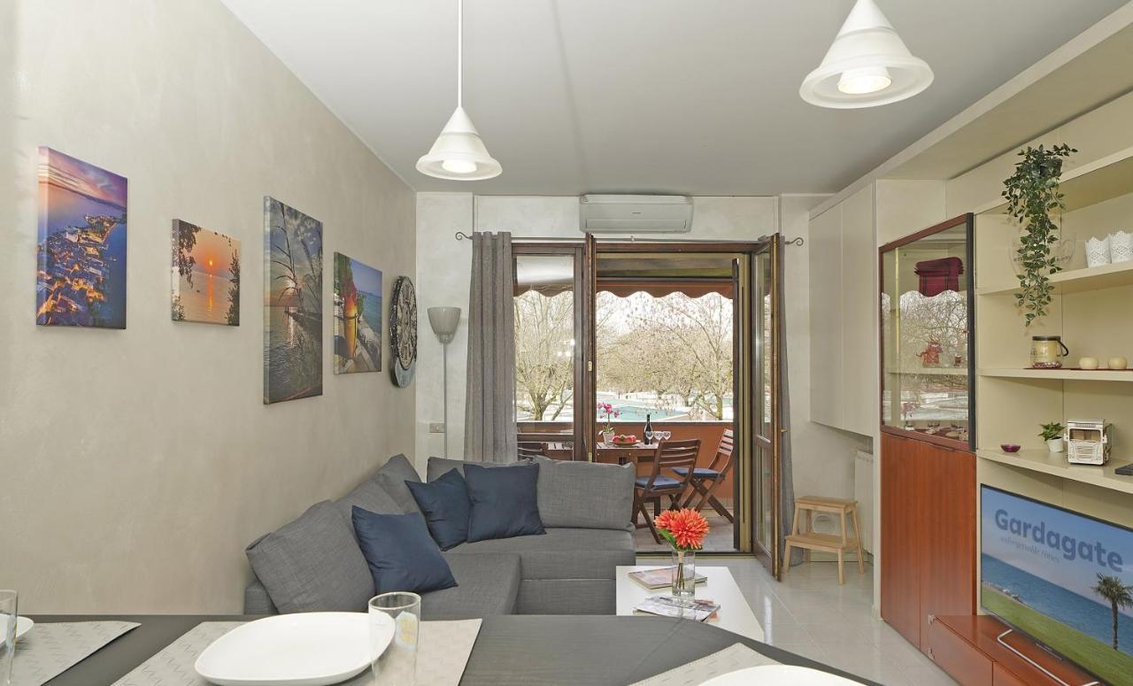 Casa Rudi - Gardagate Apartment Sirmione Luaran gambar
