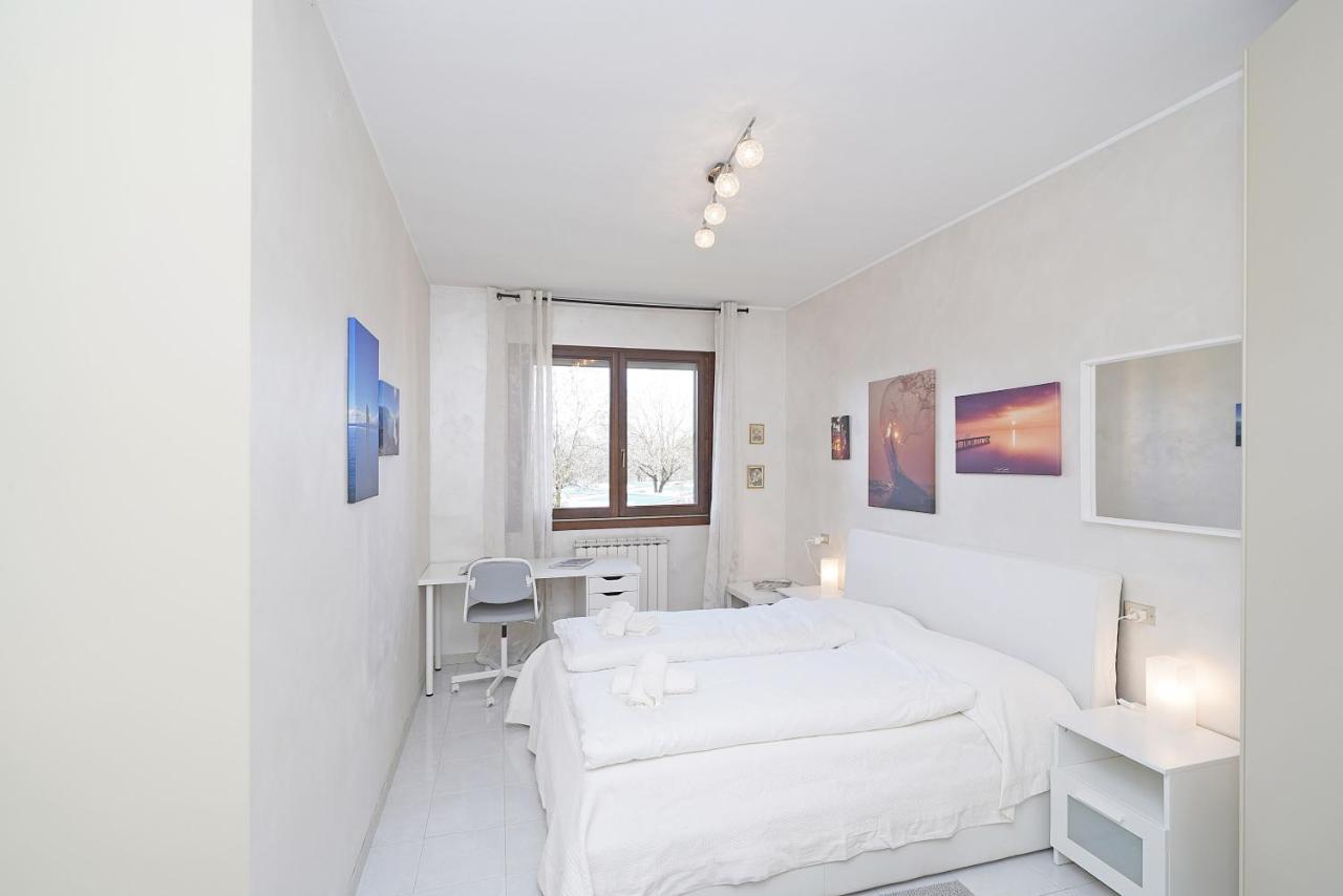 Casa Rudi - Gardagate Apartment Sirmione Luaran gambar