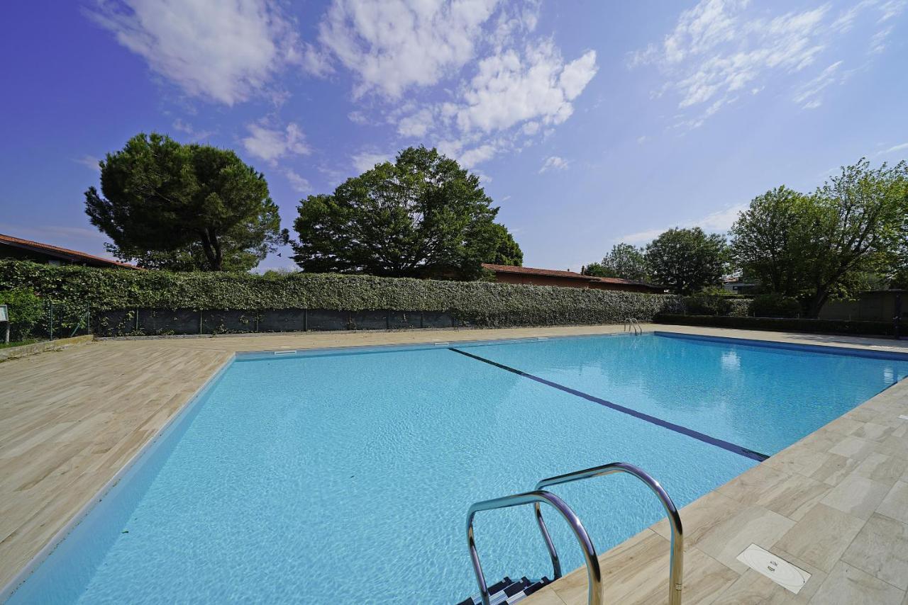 Casa Rudi - Gardagate Apartment Sirmione Luaran gambar